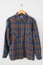 Load image into Gallery viewer, Preloved Pendleton Flannel
